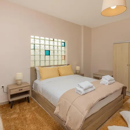 Bon Bonheur * Rhodes City